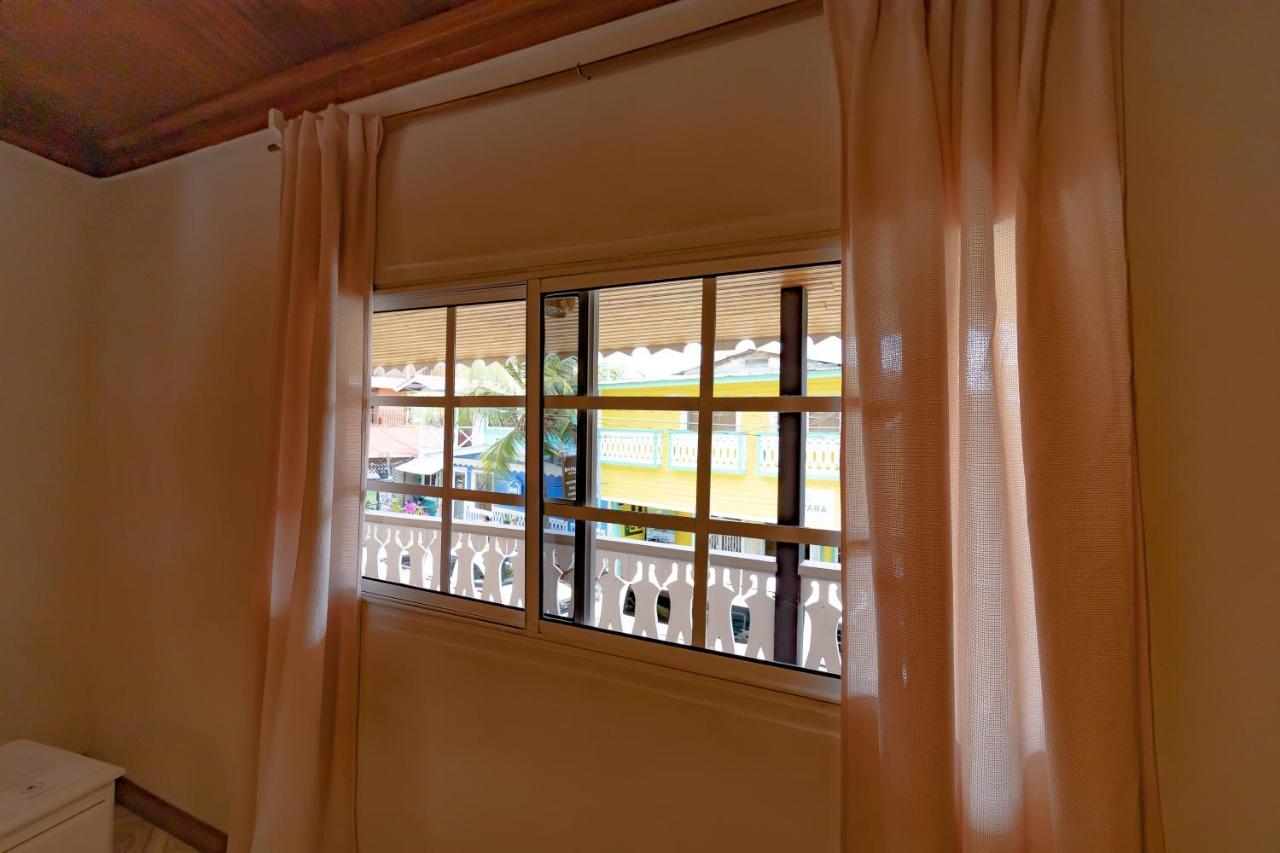 Cat In The Cup B&B Bocas Town Luaran gambar