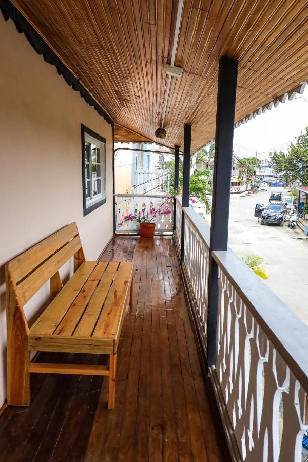 Cat In The Cup B&B Bocas Town Luaran gambar